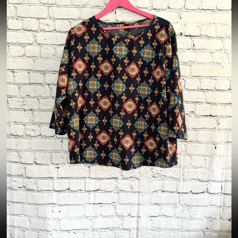SHEIN. Floral top. Size XL